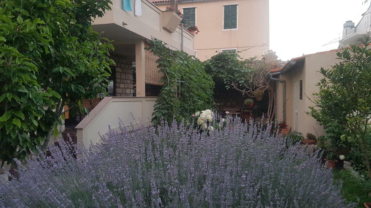 Apartment Lavanda Garden 라브 외부 사진
