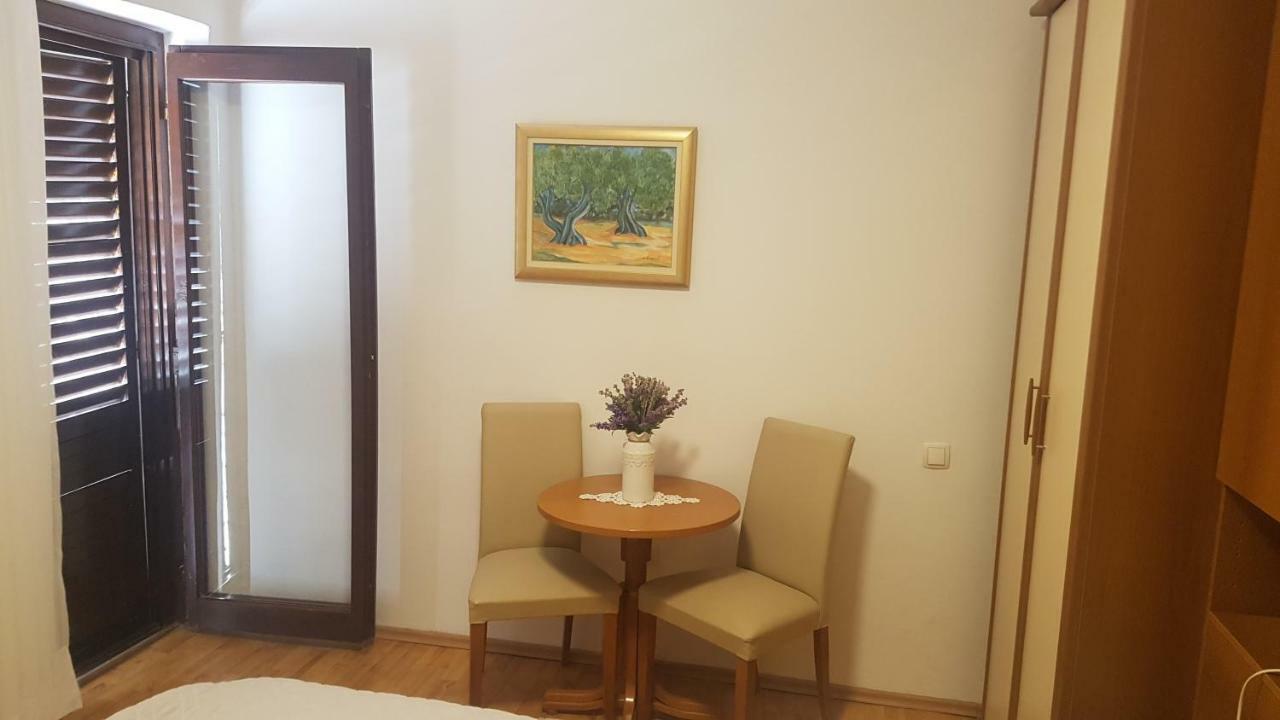 Apartment Lavanda Garden 라브 외부 사진