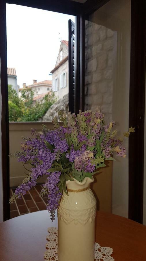 Apartment Lavanda Garden 라브 외부 사진