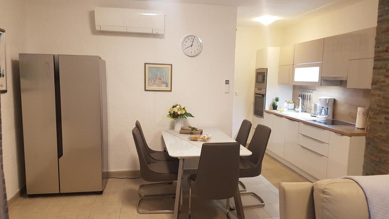Apartment Lavanda Garden 라브 외부 사진