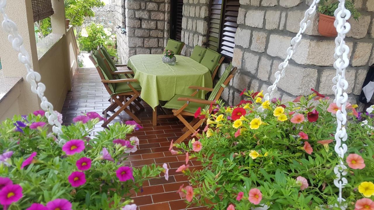 Apartment Lavanda Garden 라브 외부 사진